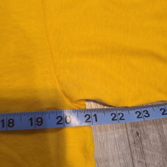 Delta large women's gold tee - Picture 7 of 8